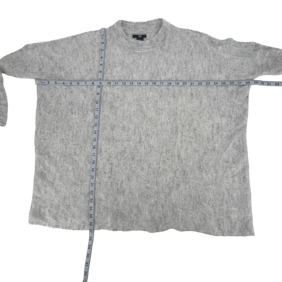 H&M Heather Gray Oversized Boxy Alpaca Wool Crew Neck Sweater Size XS/S Women’s - Picture 4 of 5